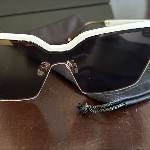 Dior White and Gold 4MU Sunglasses - Picture 2 of 6